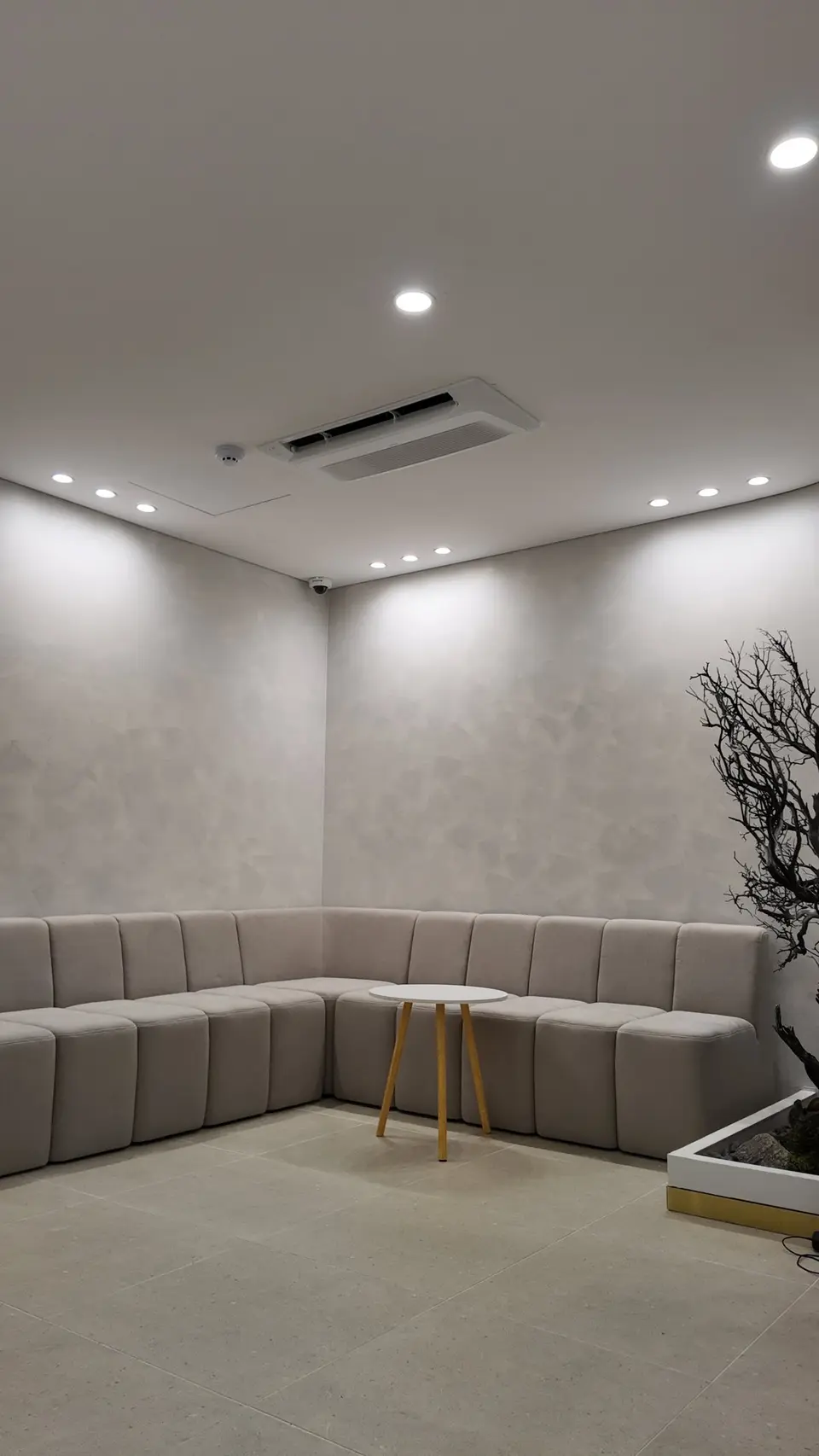 The waiting space at Tune Clinic in Apgujeong, Seoul